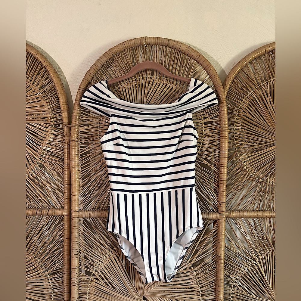 SOLID & STRIPED The Vera One Piece in Navy Breton